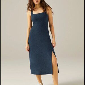 Beyond Yoga Featherweight Getaway Split Hem Midi Dress, Small